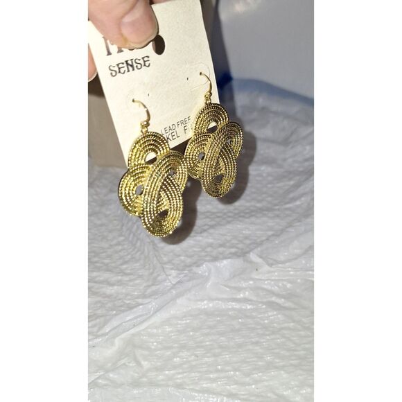 Its Sense Women's Pierced Earrings Fancy Knotted Silver Tone Dangle Drop - Picture 7 of 8